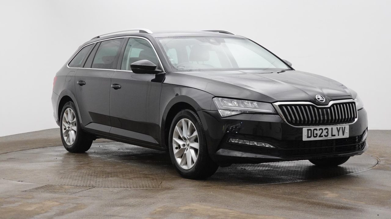 Main listing image - Skoda Superb Estate