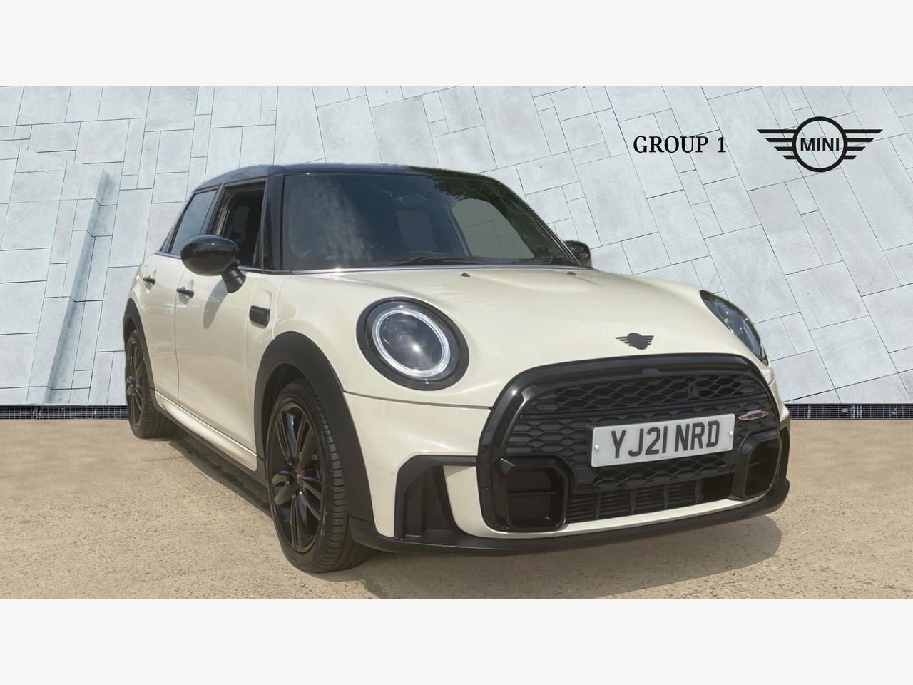 Main listing image - MINI Hatchback 5dr