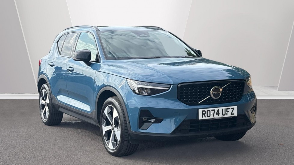 Main listing image - Volvo XC40