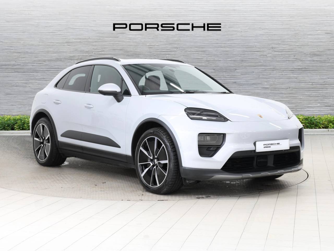 Main listing image - Porsche Macan