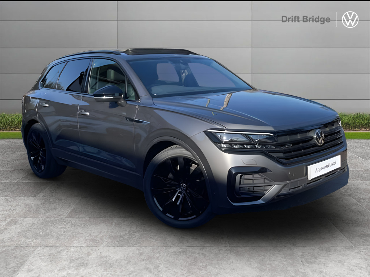 Main listing image - Volkswagen Touareg