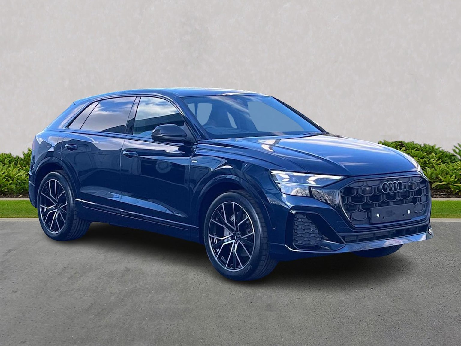 Main listing image - Audi Q8