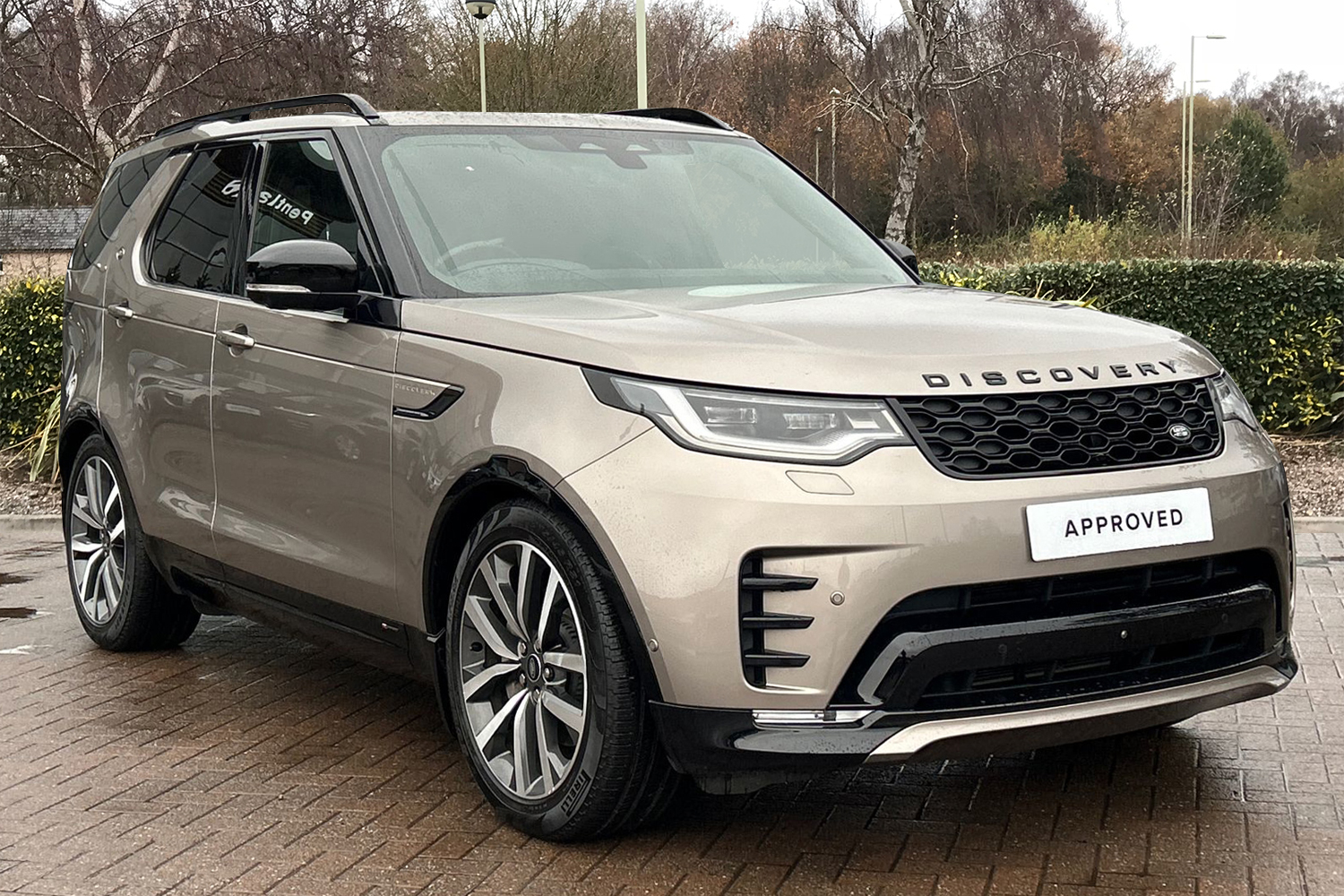 Main listing image - Land Rover Discovery