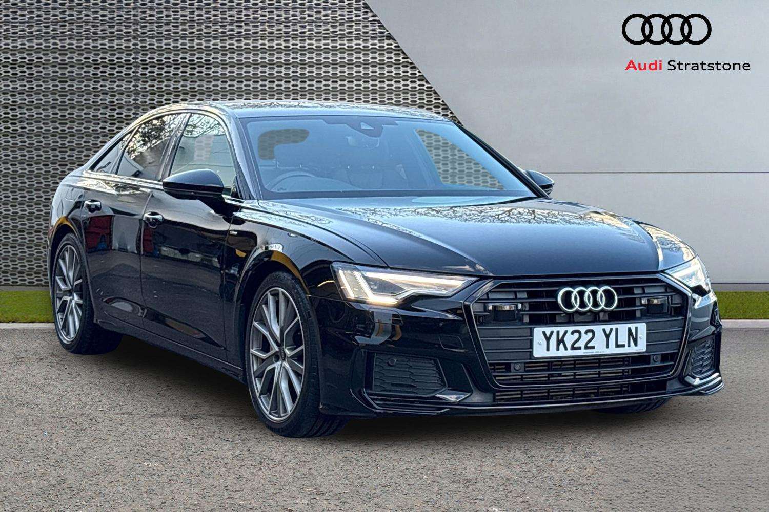 Main listing image - Audi A6