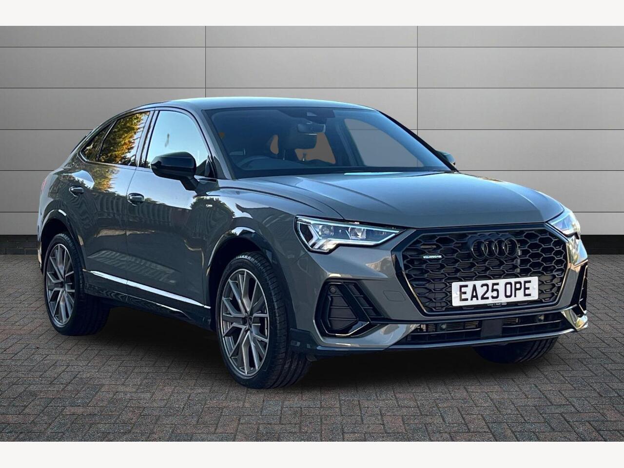 Main listing image - Audi Q3