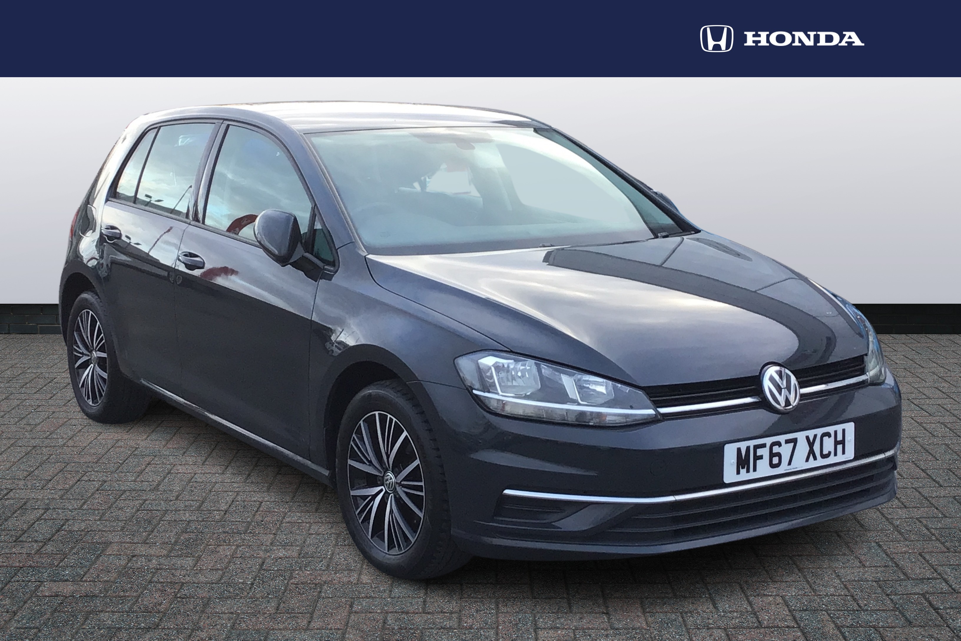 Main listing image - Volkswagen Golf