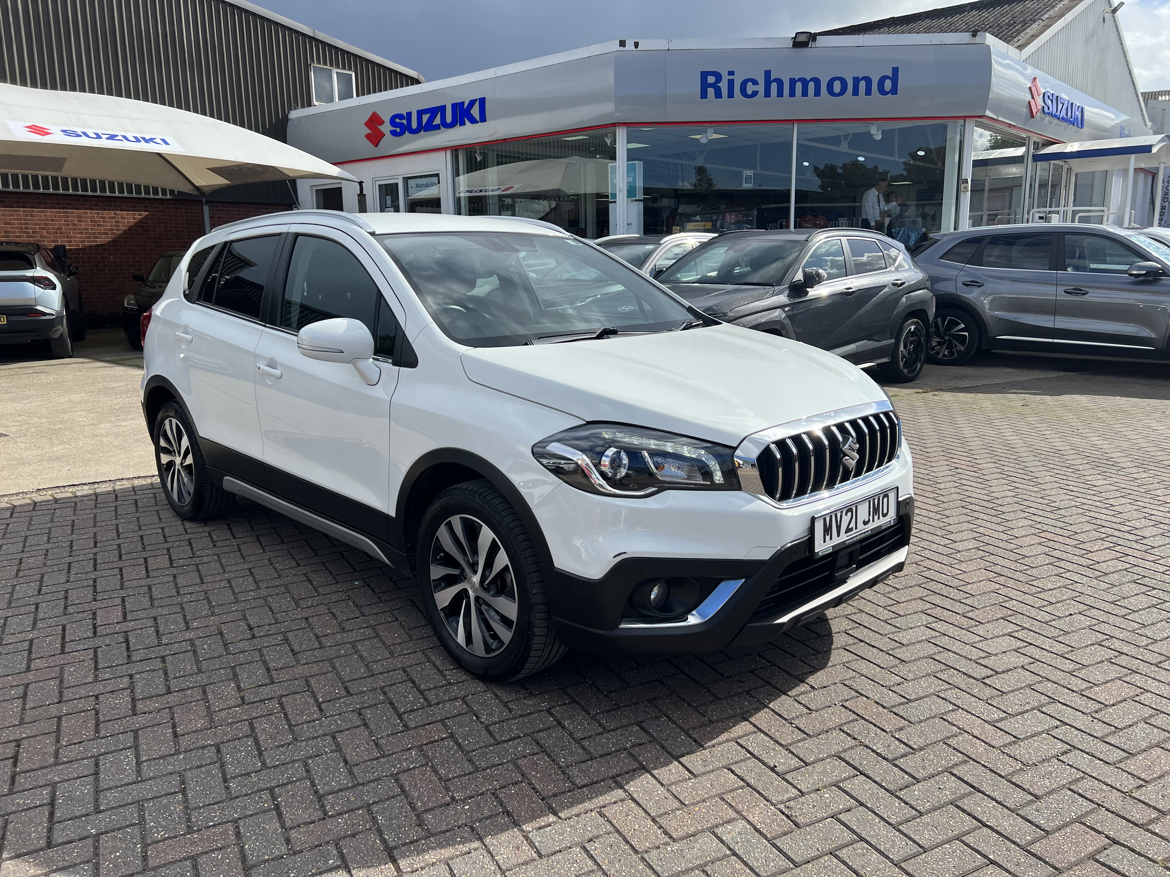 Main listing image - Suzuki SX4 S-Cross