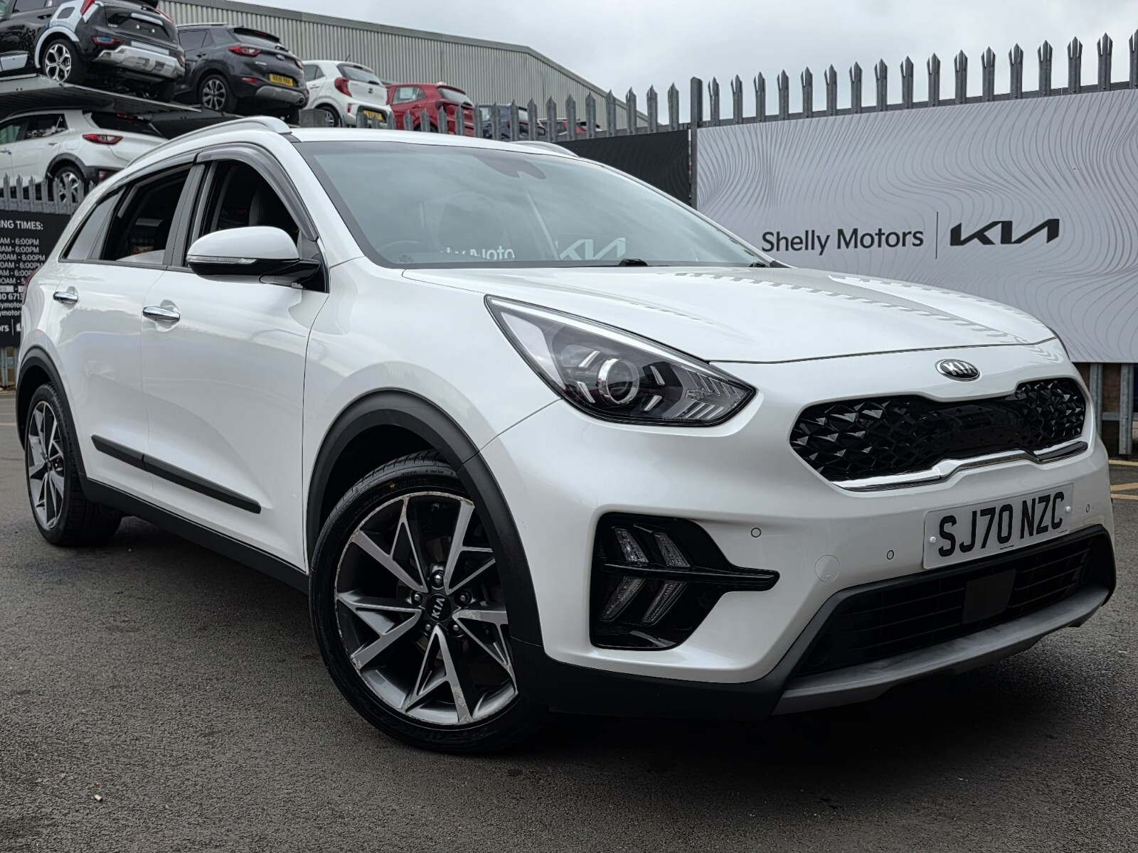 Main listing image - Kia Niro