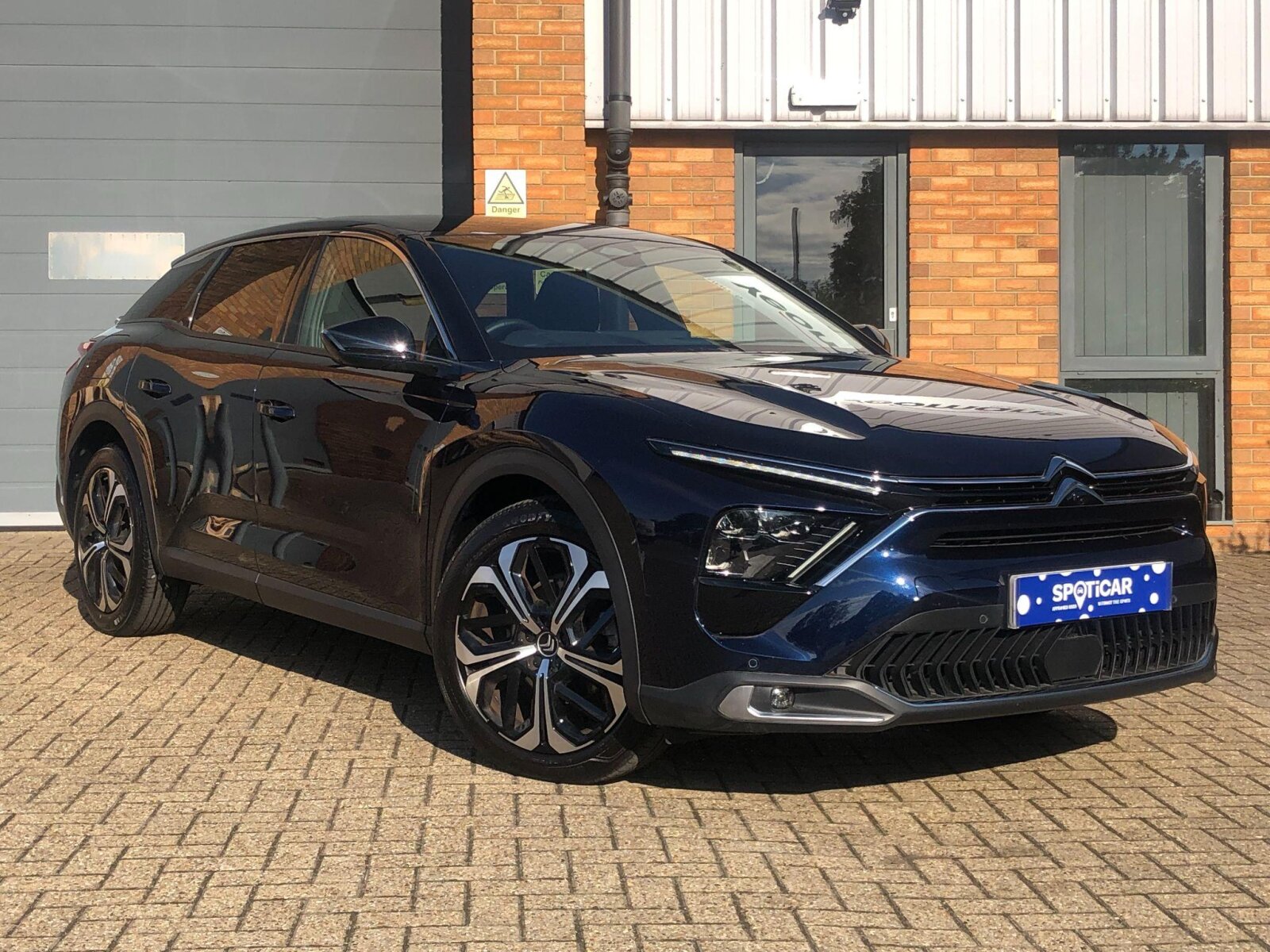 Main listing image - Citroen C5 X