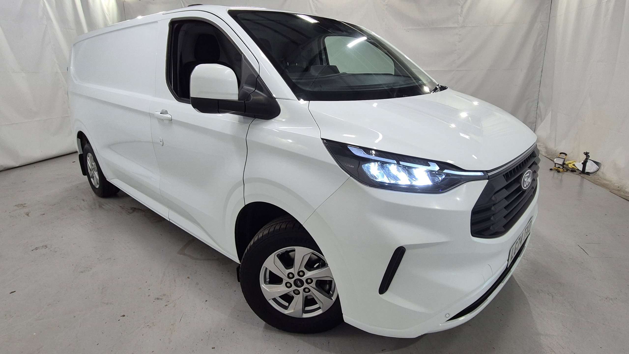Main listing image - Ford Transit Custom