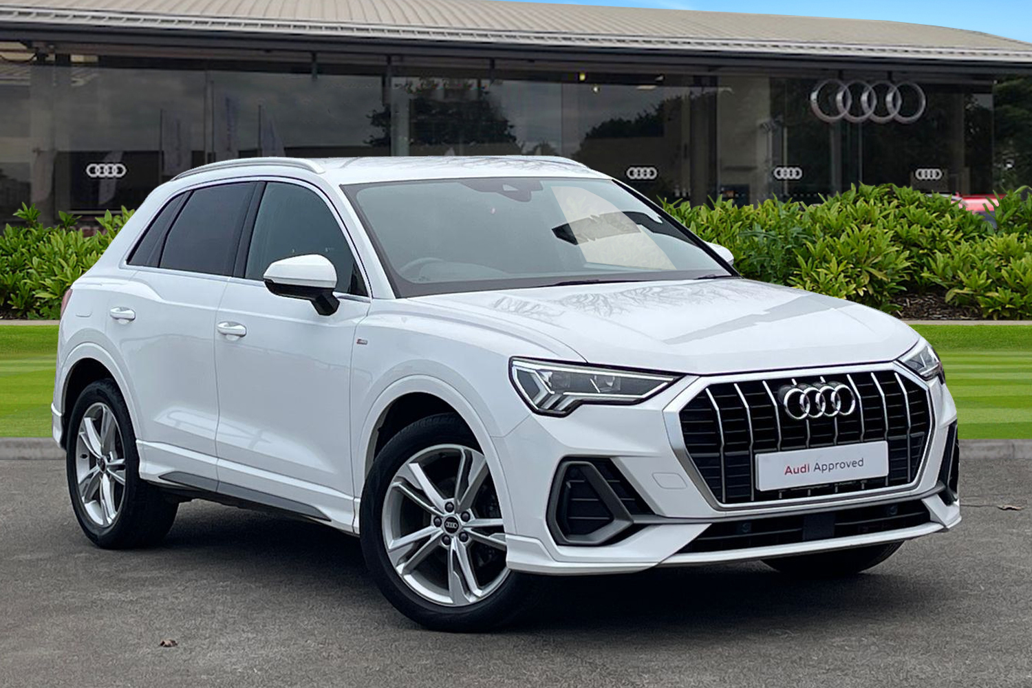 Main listing image - Audi Q3