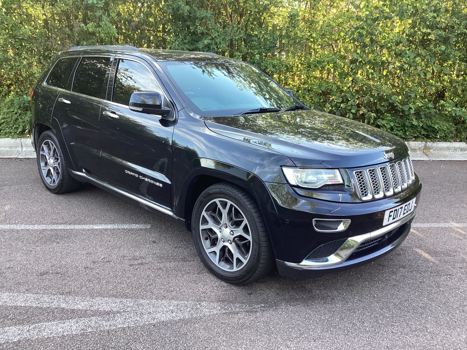 Main listing image - Jeep Grand Cherokee