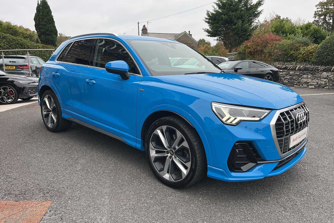 Main listing image - Audi Q3