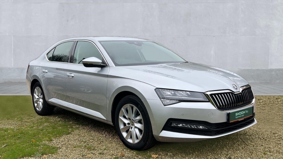 Main listing image - Skoda Superb