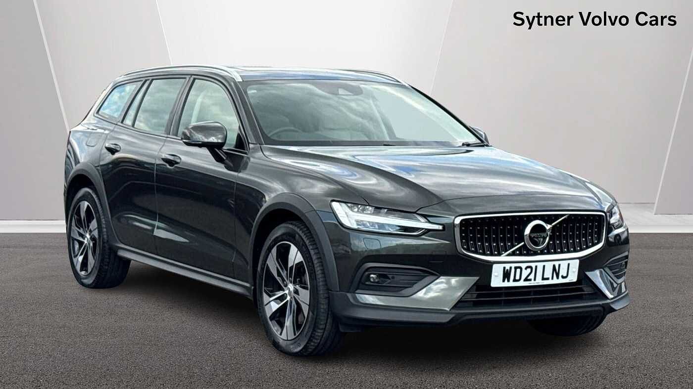 Main listing image - Volvo V60 Cross Country