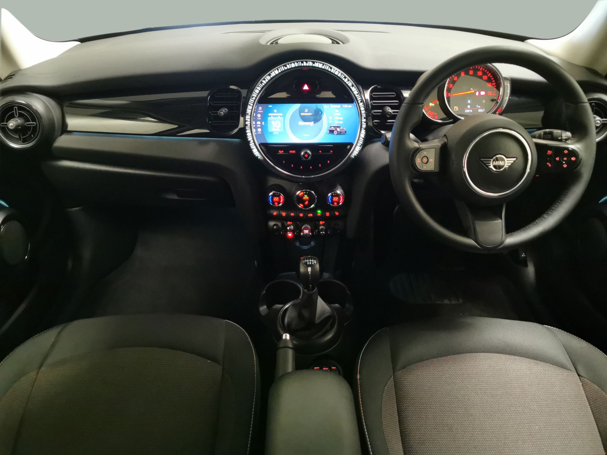 Main listing image - MINI Hatchback