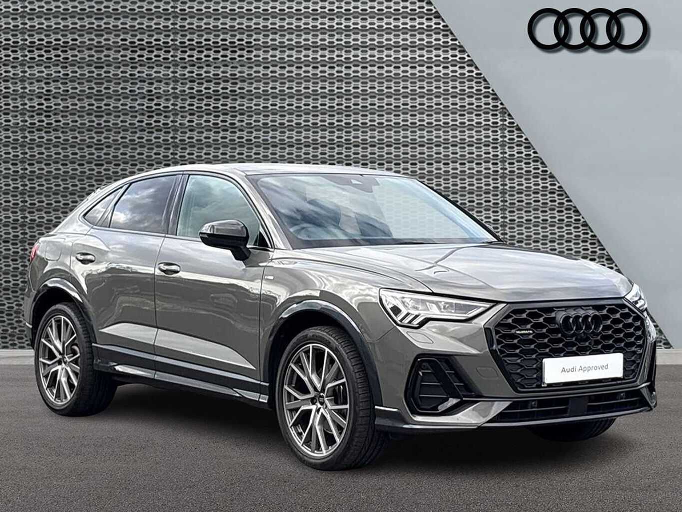 Main listing image - Audi Q3
