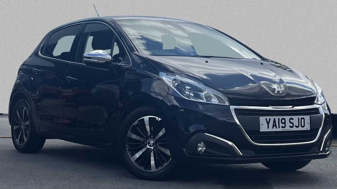 Main listing image - Peugeot 208