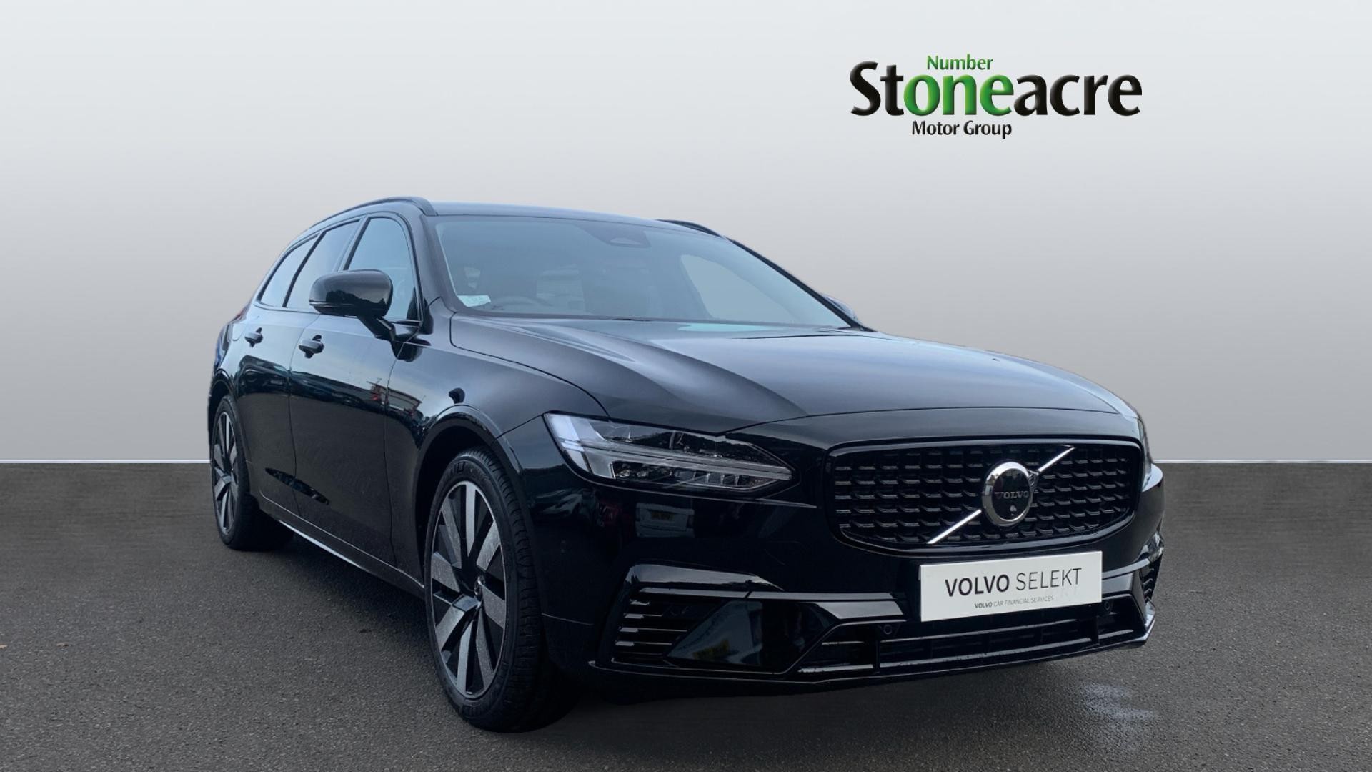Main listing image - Volvo V90