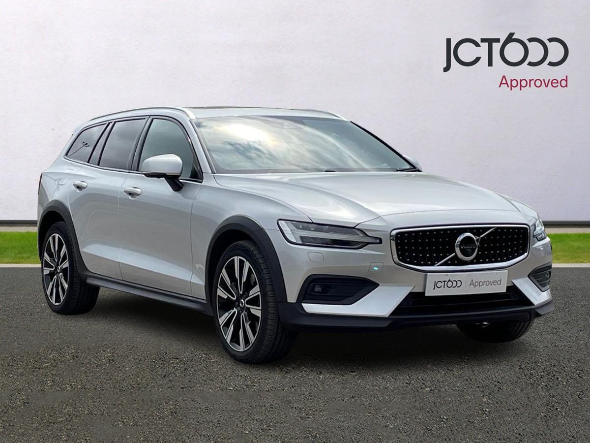 Main listing image - Volvo V60 Cross Country