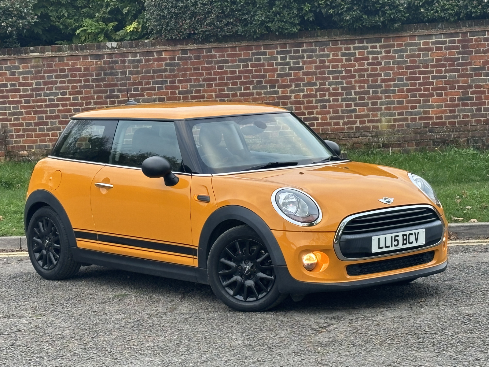 Main listing image - MINI Hatchback