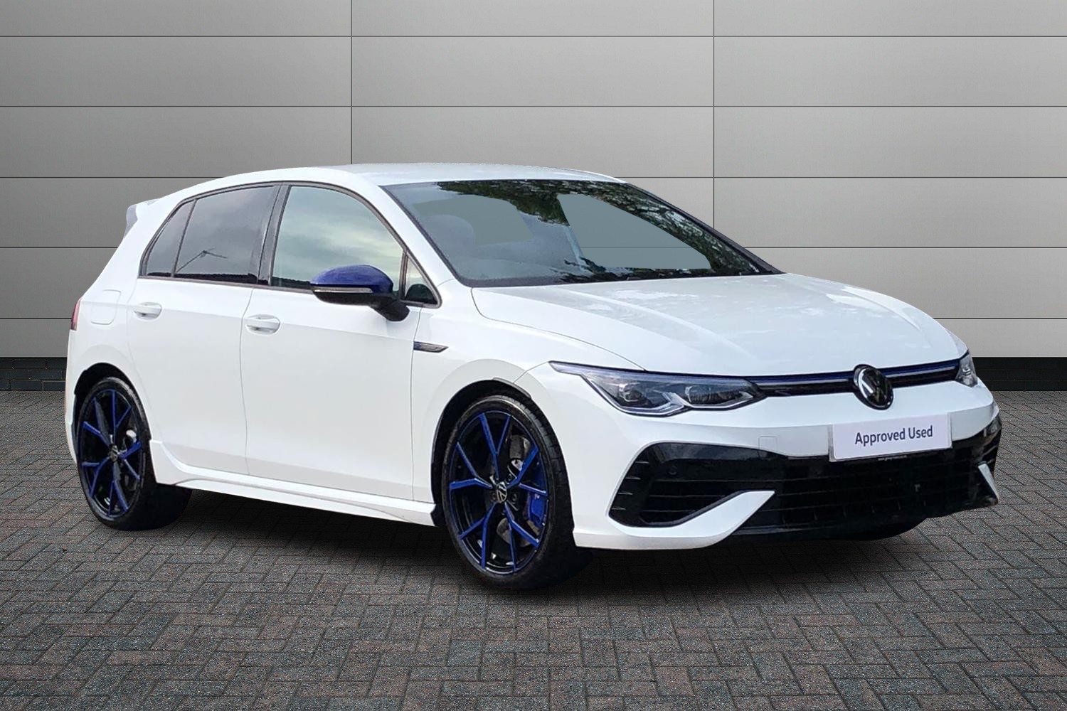 Main listing image - Volkswagen Golf R