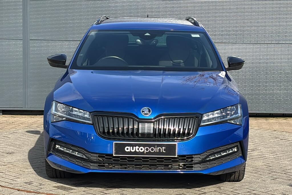 Main listing image - Skoda Superb Estate
