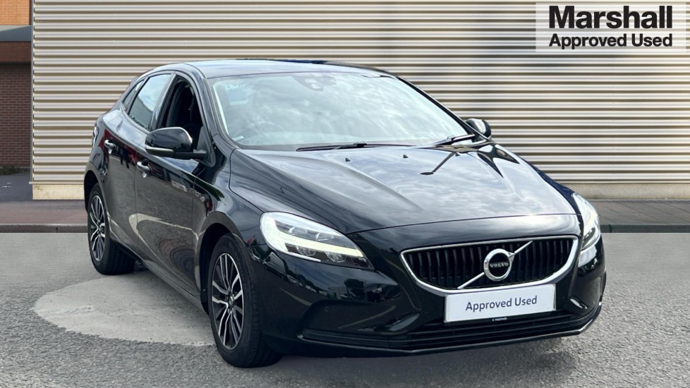 Main listing image - Volvo V40