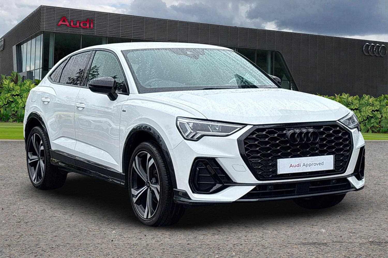 Main listing image - Audi Q3