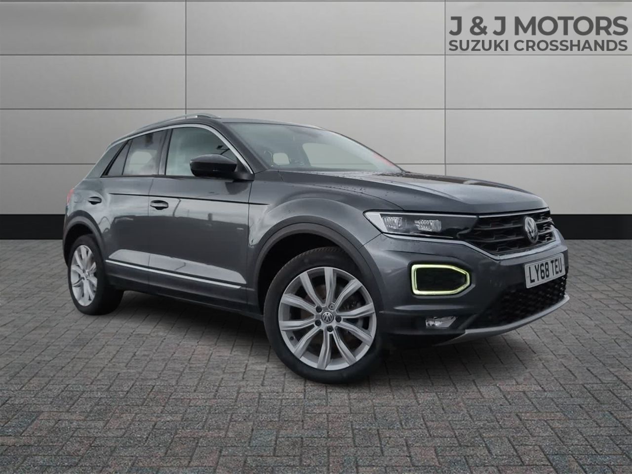 Main listing image - Volkswagen T-Roc