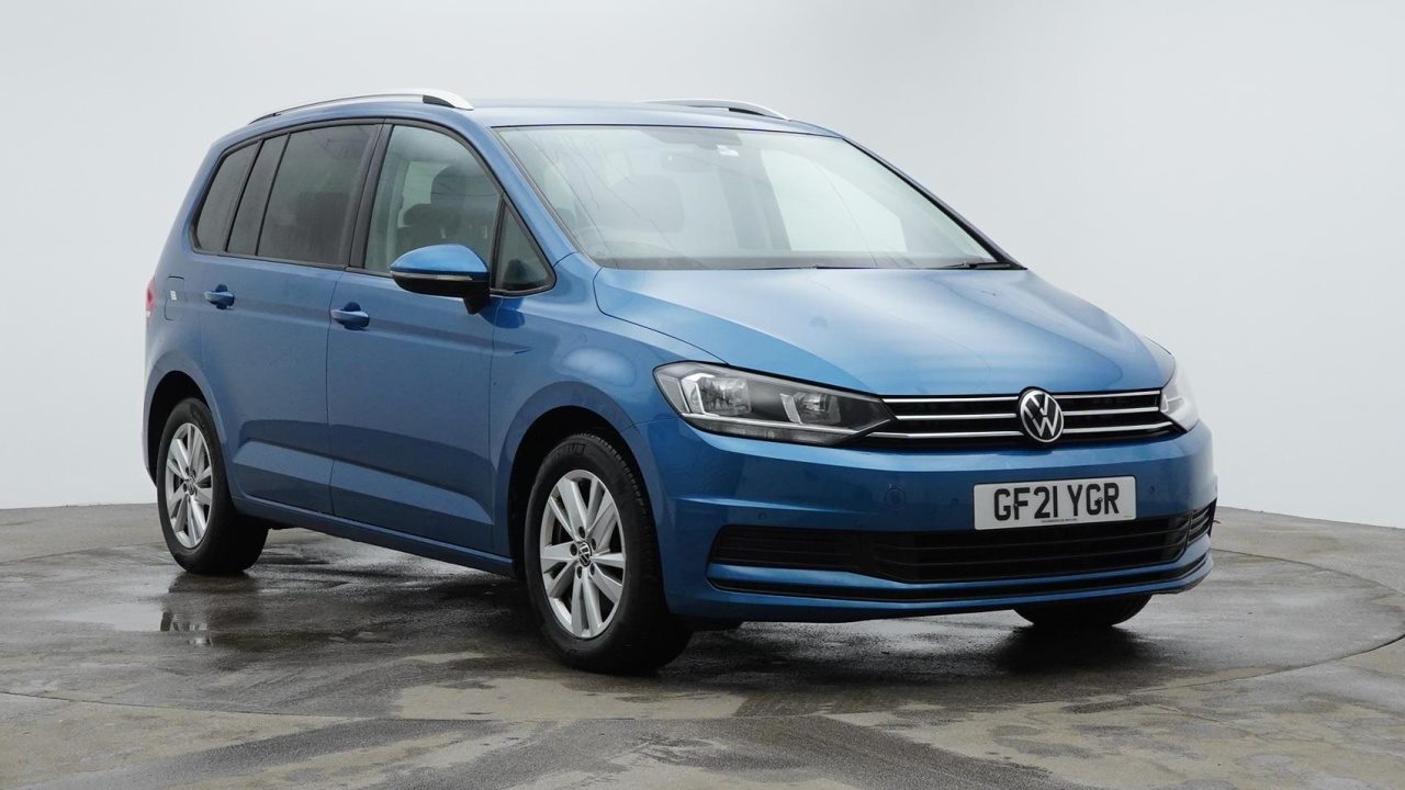 Main listing image - Volkswagen Touran