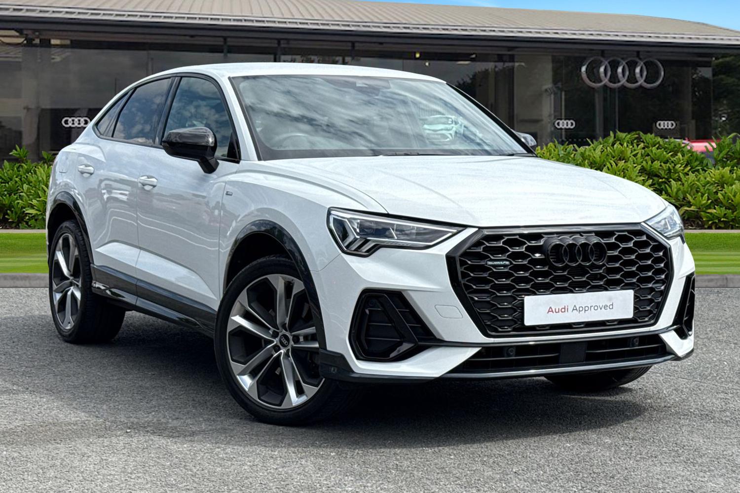 Main listing image - Audi Q3
