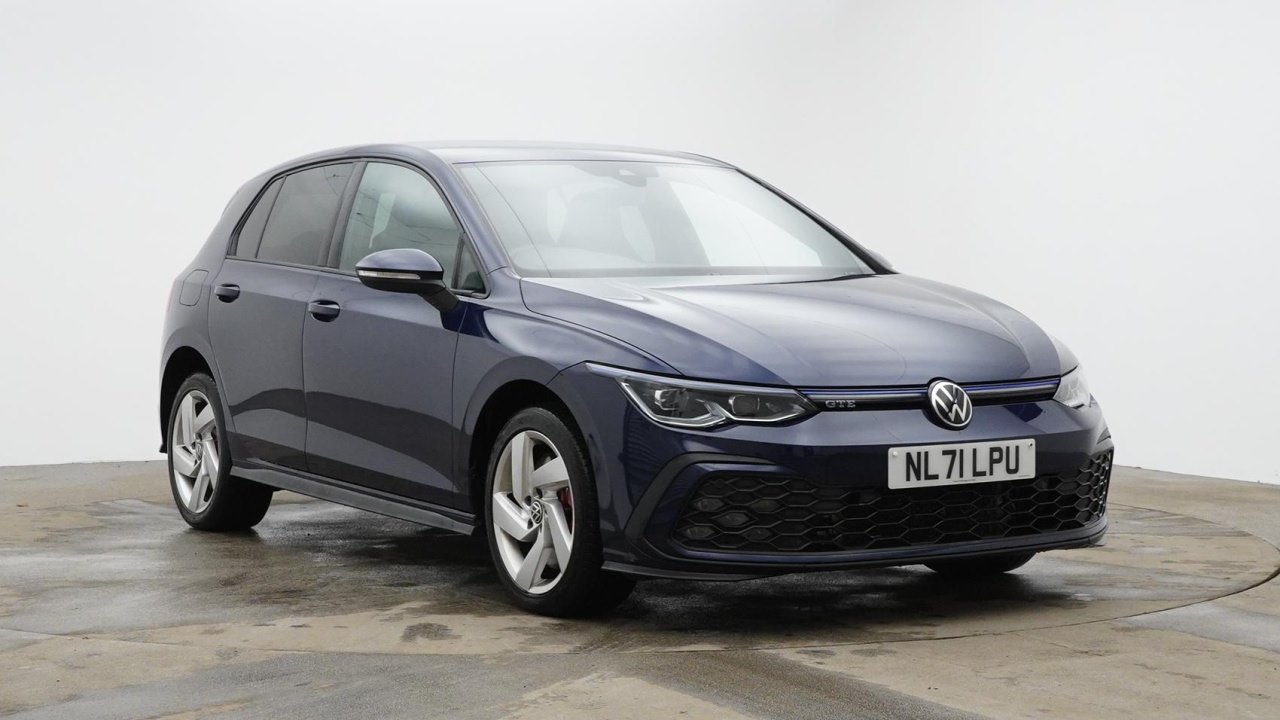 Main listing image - Volkswagen Golf GTE