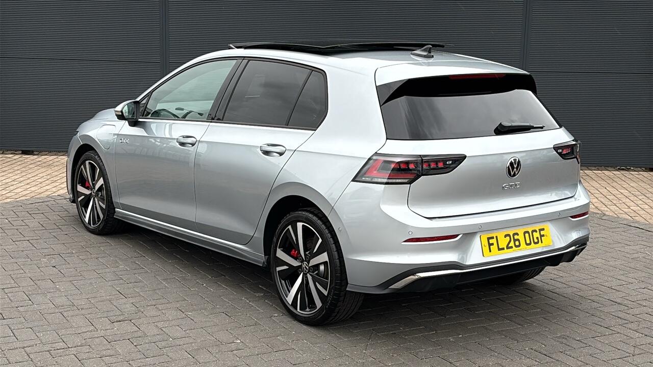 Main listing image - Volkswagen Golf