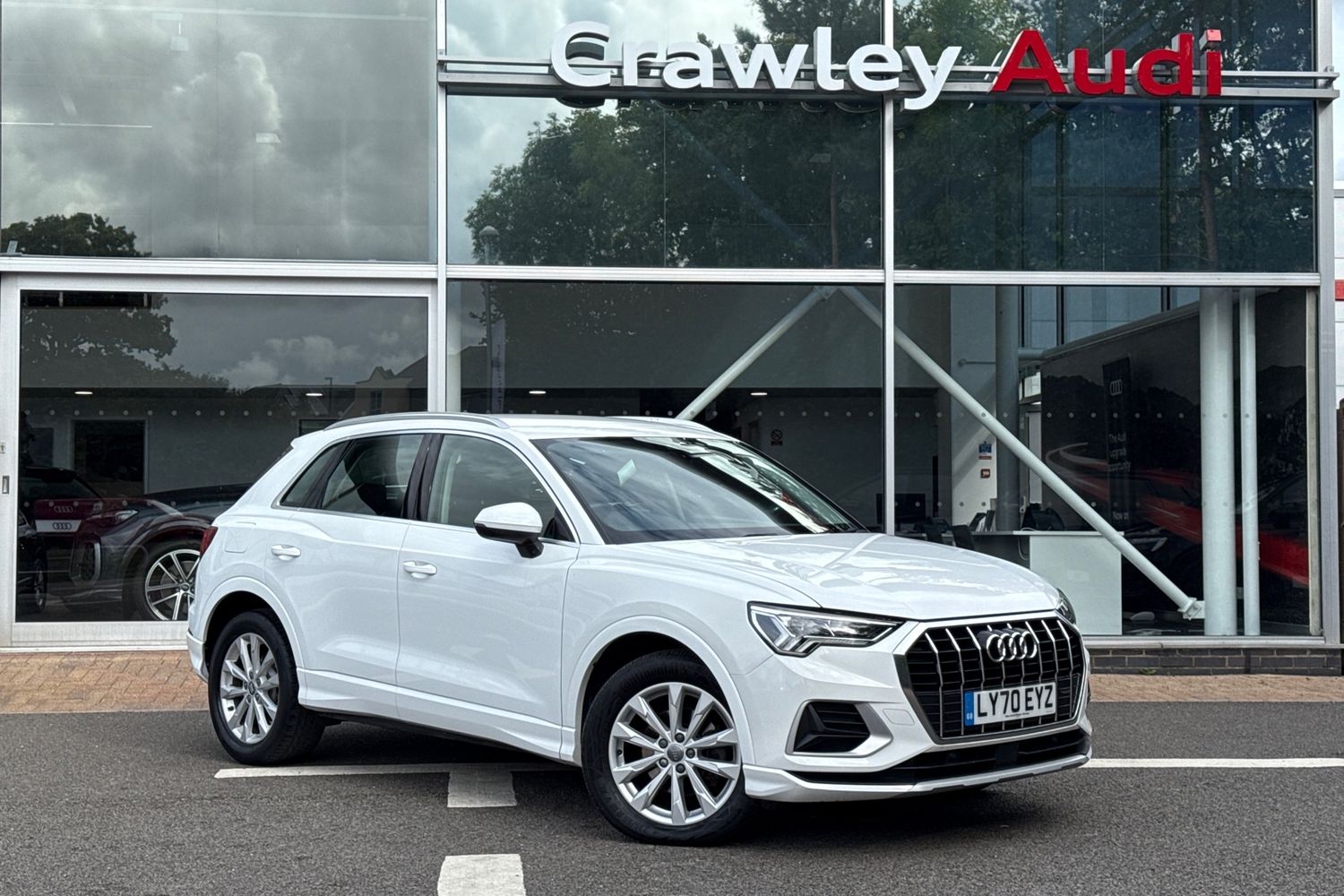 Main listing image - Audi Q3