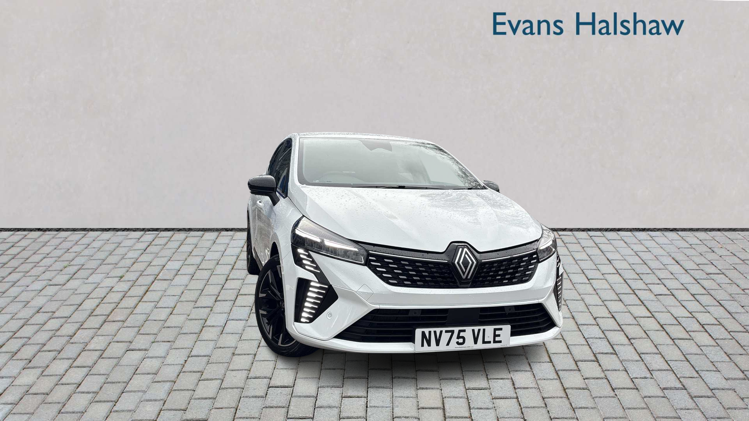 Main listing image - Renault Clio