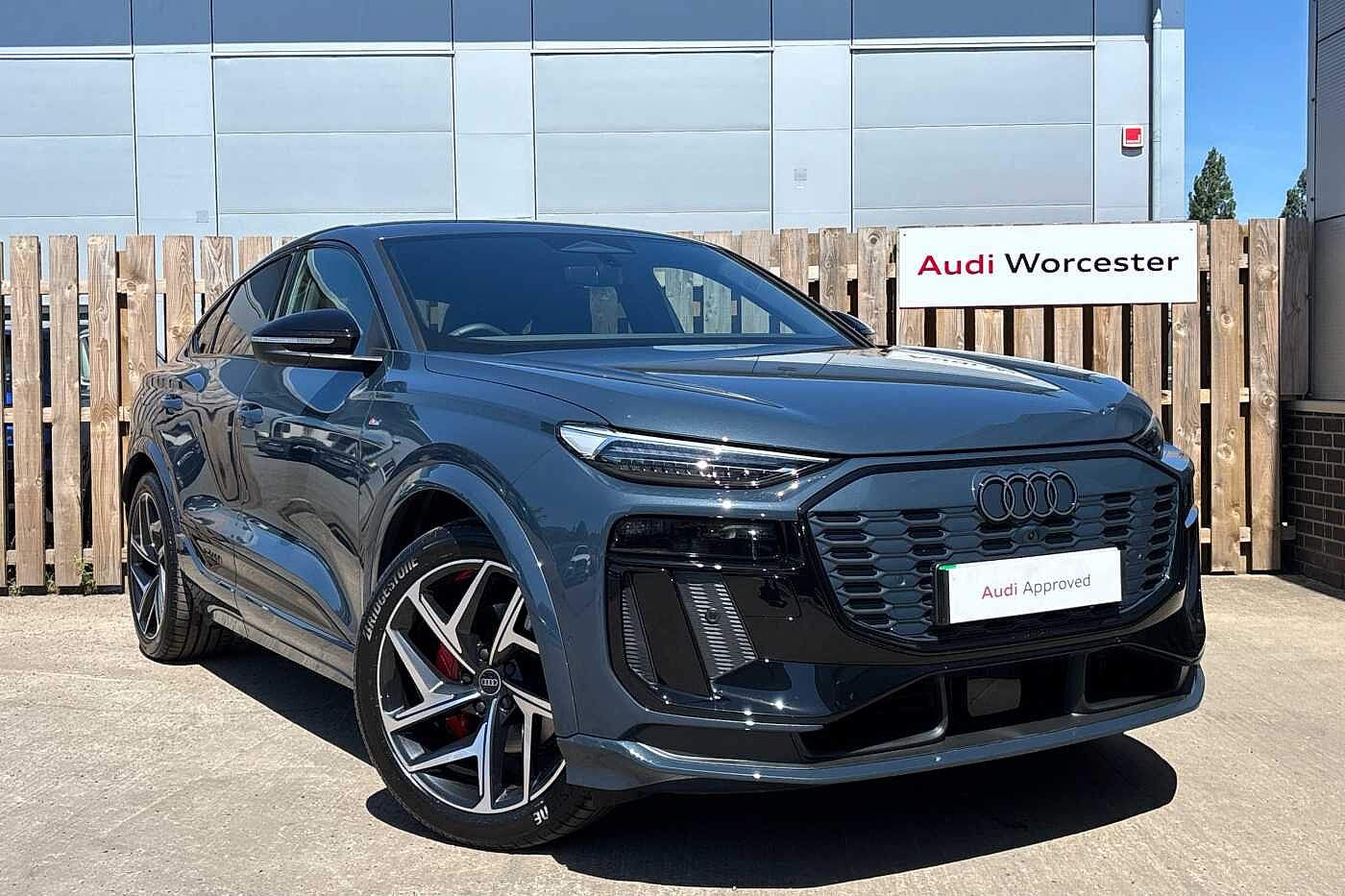 Main listing image - Audi Q6 e-tron