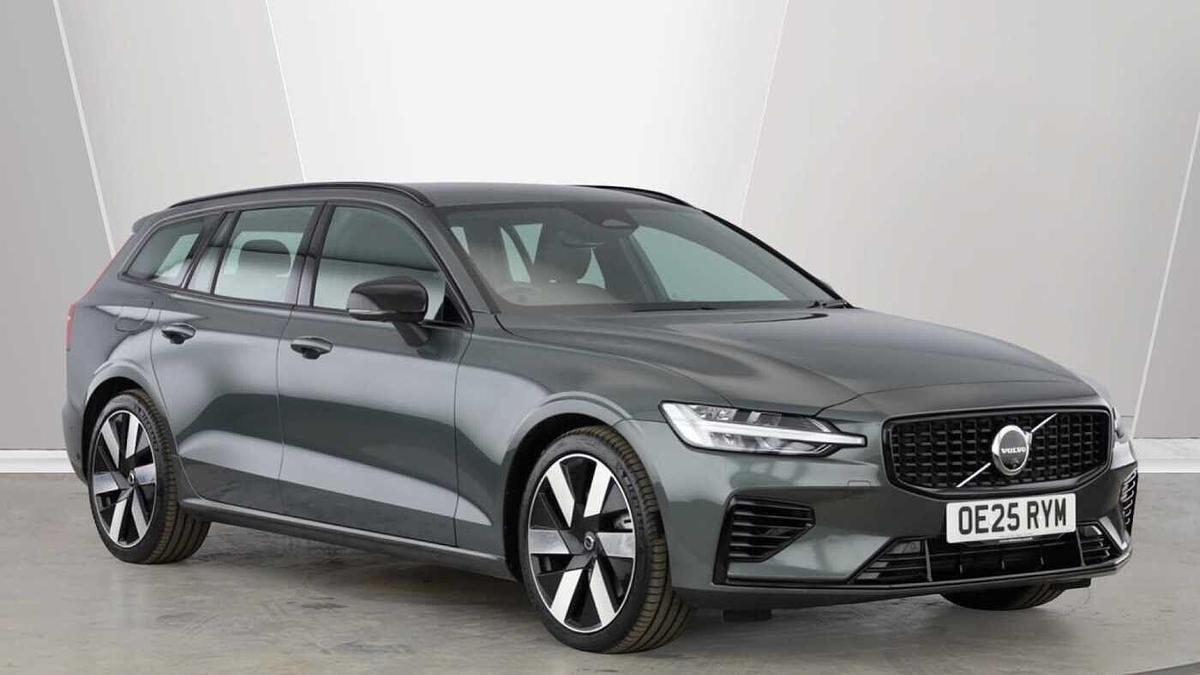 Main listing image - Volvo V60
