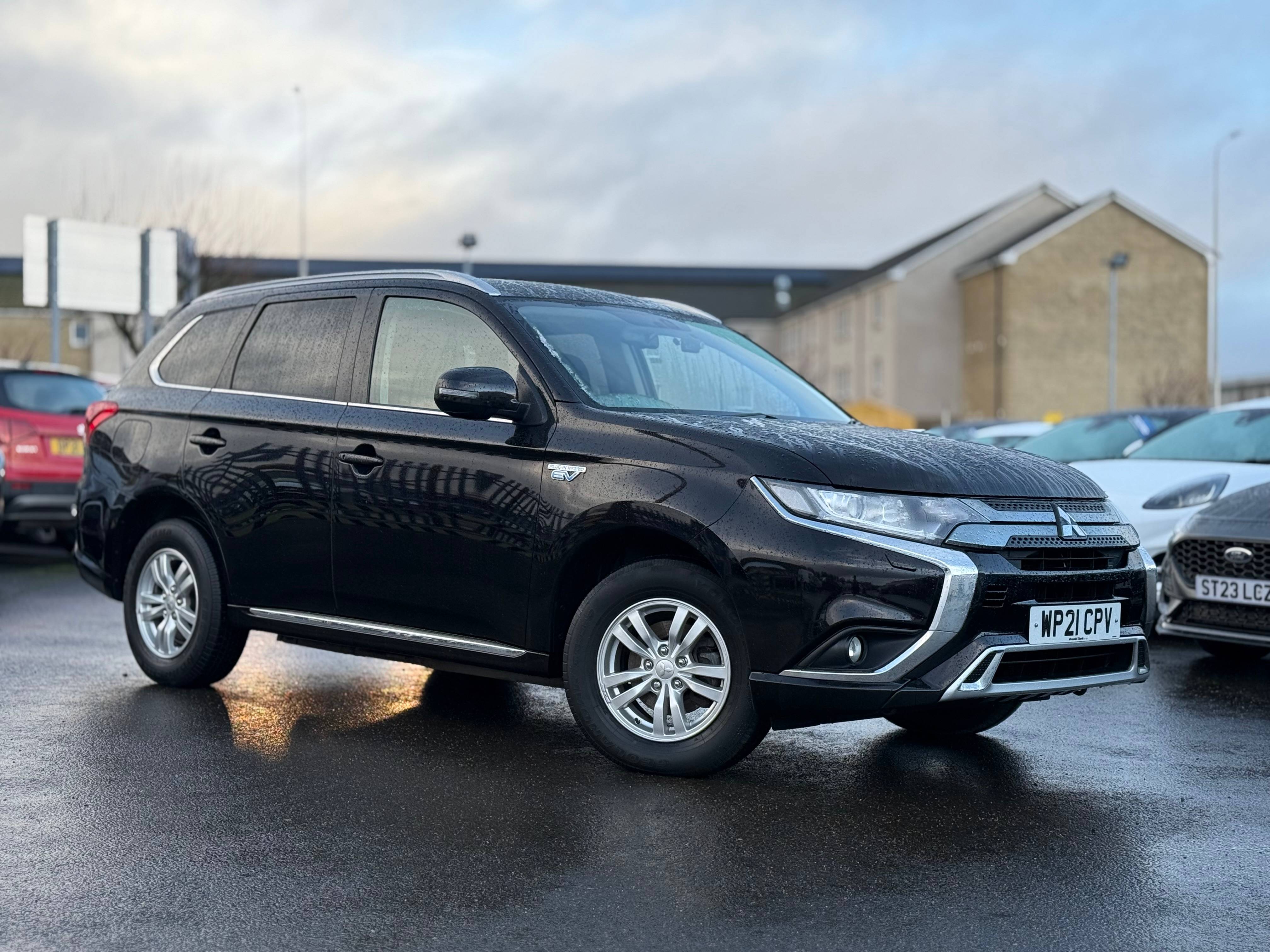 Main listing image - Mitsubishi Outlander