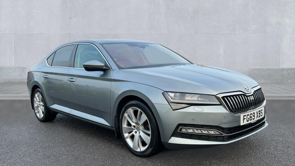Main listing image - Skoda Superb