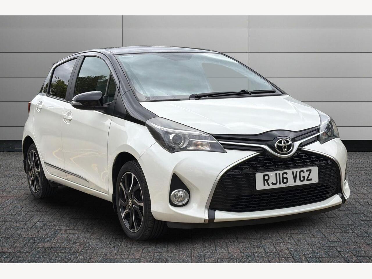 Main listing image - Toyota Yaris