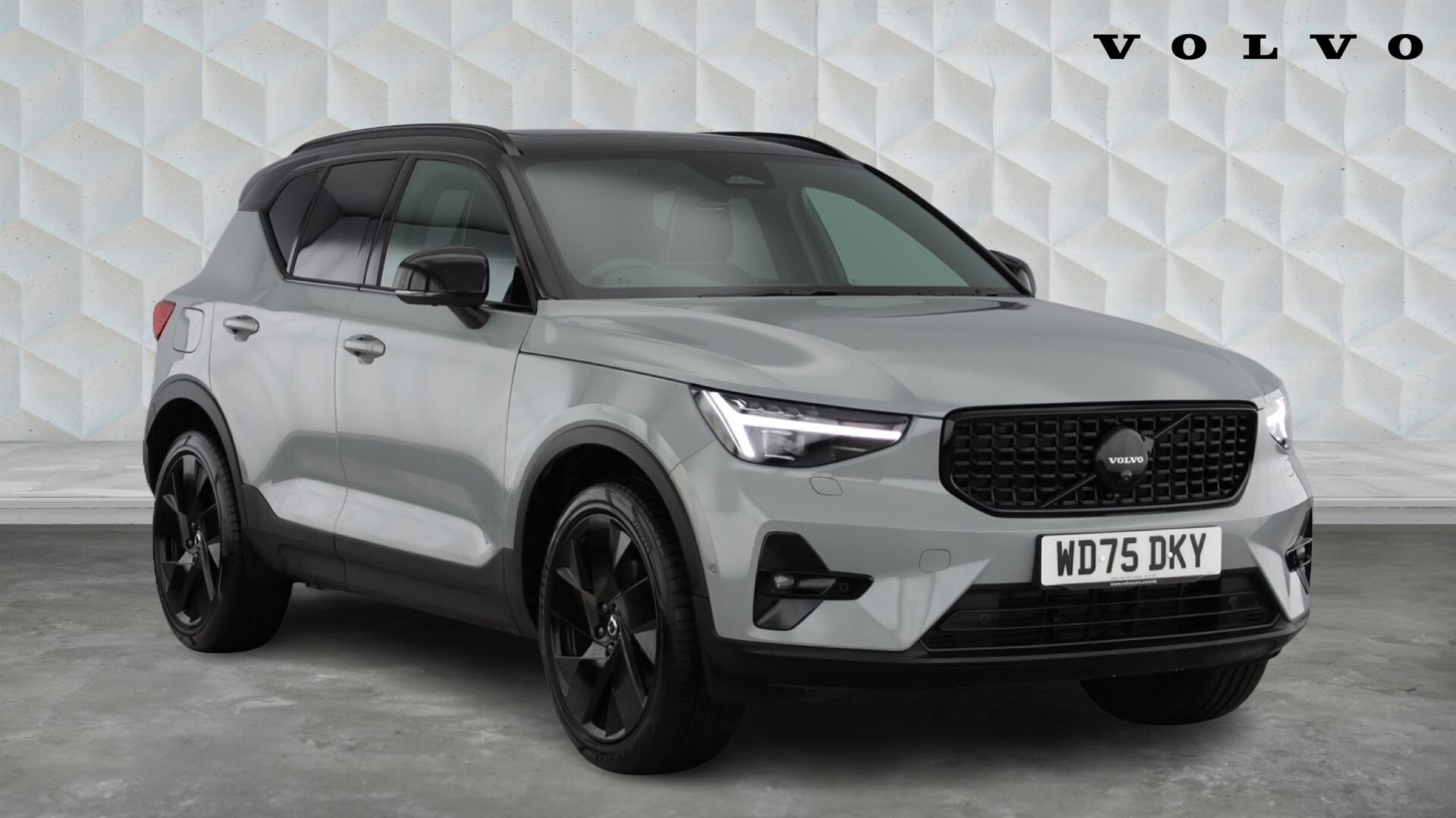 Main listing image - Volvo XC40