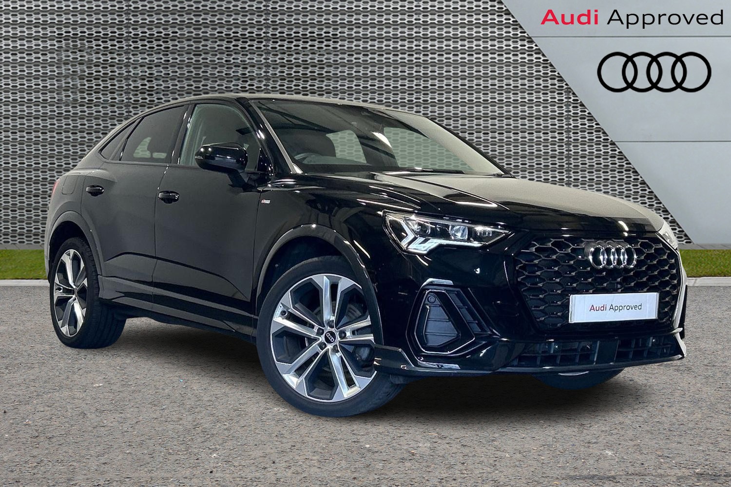 Main listing image - Audi Q3