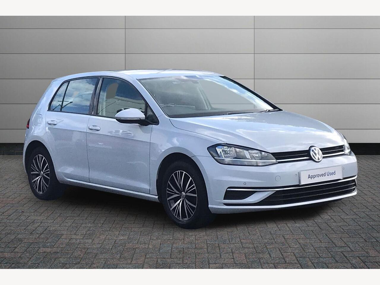 Main listing image - Volkswagen Golf