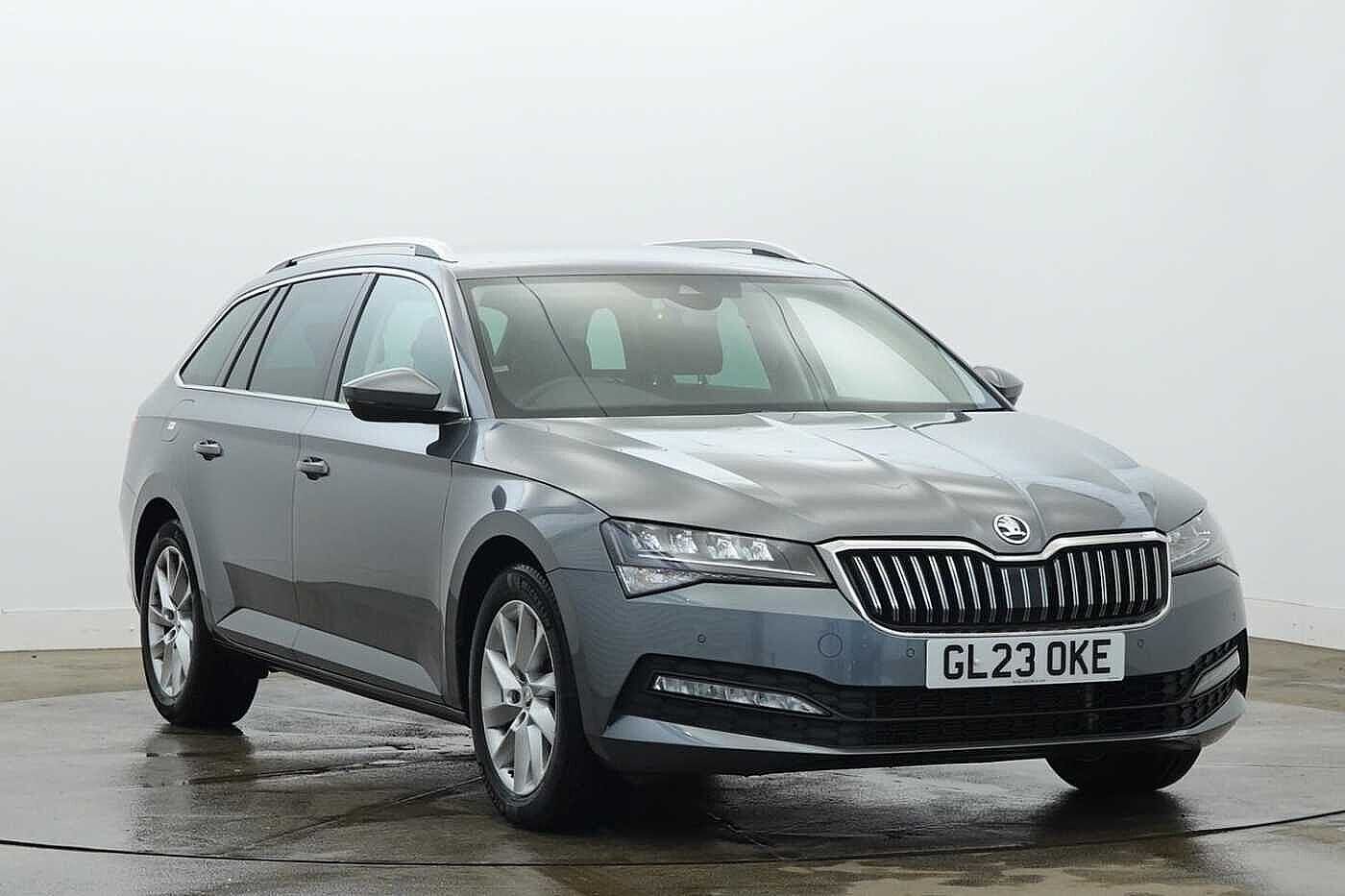 Main listing image - Skoda Superb Estate