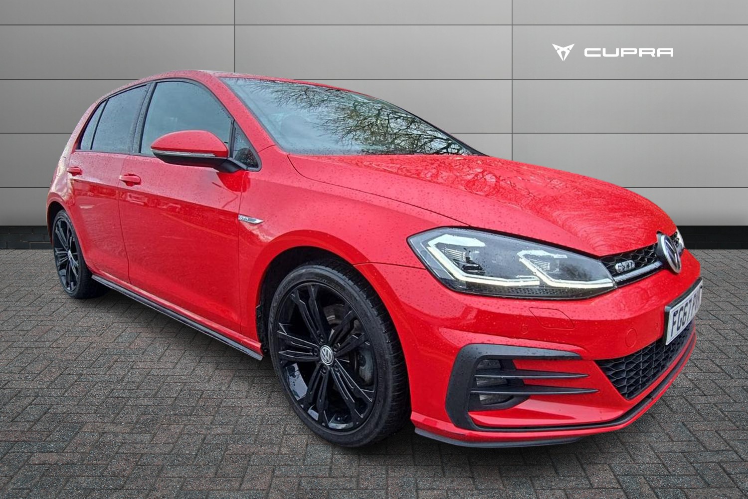 Main listing image - Volkswagen Golf