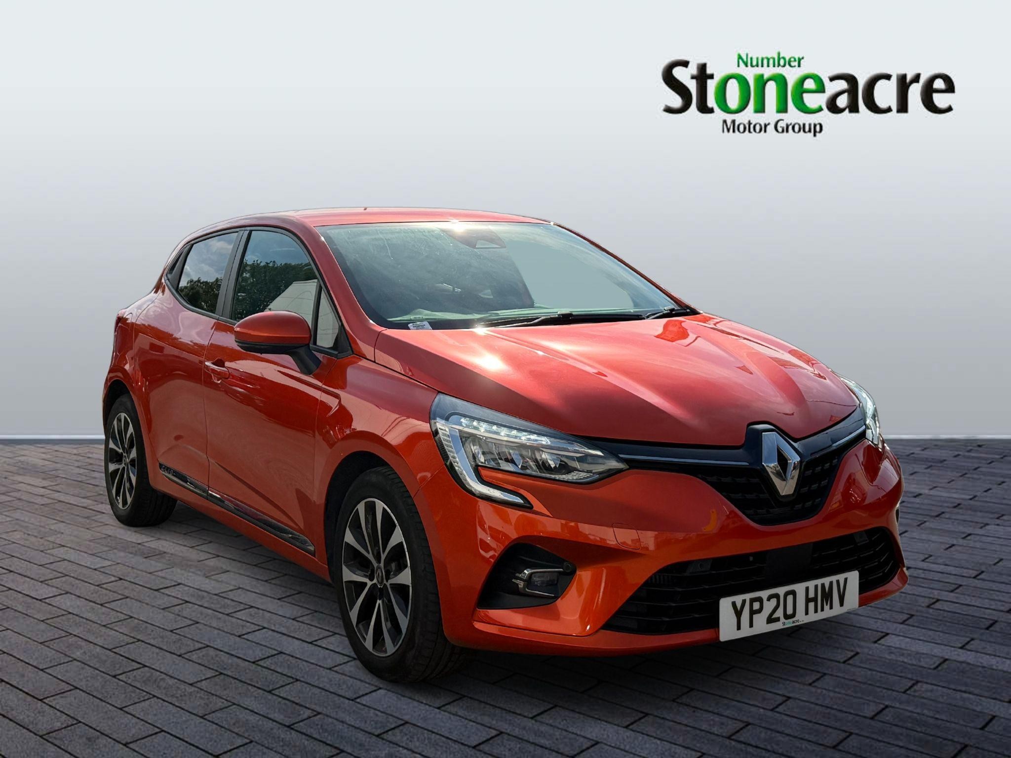 Main listing image - Renault Clio
