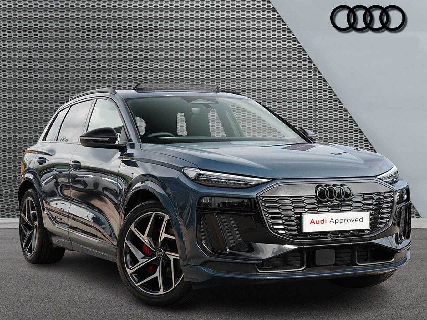 Main listing image - Audi Q6