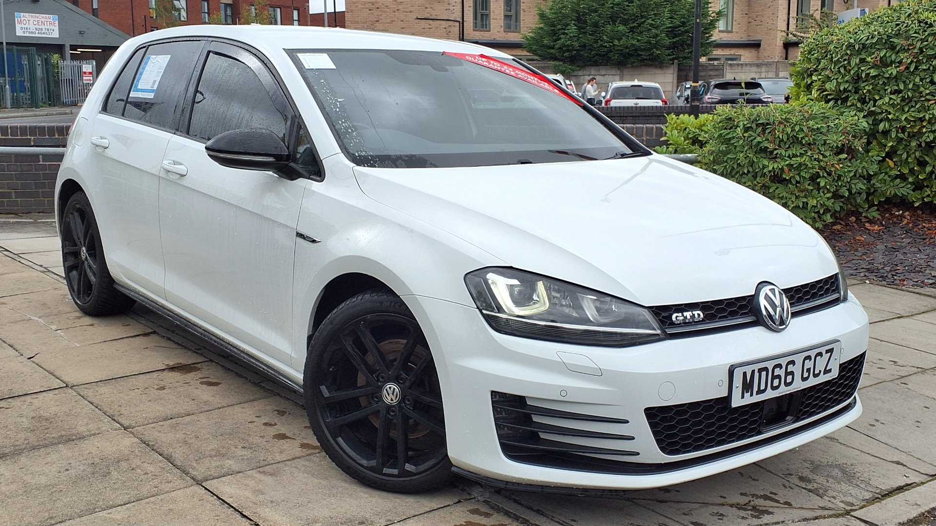 Main listing image - Volkswagen Golf