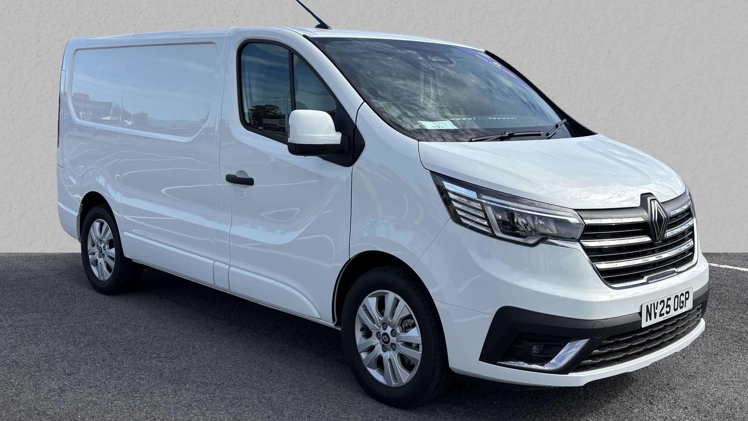 Main listing image - Renault Trafic